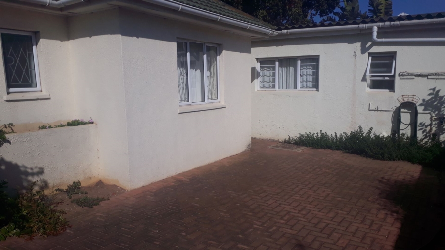 To Let 1 Bedroom Property for Rent in Summerstrand Eastern Cape
